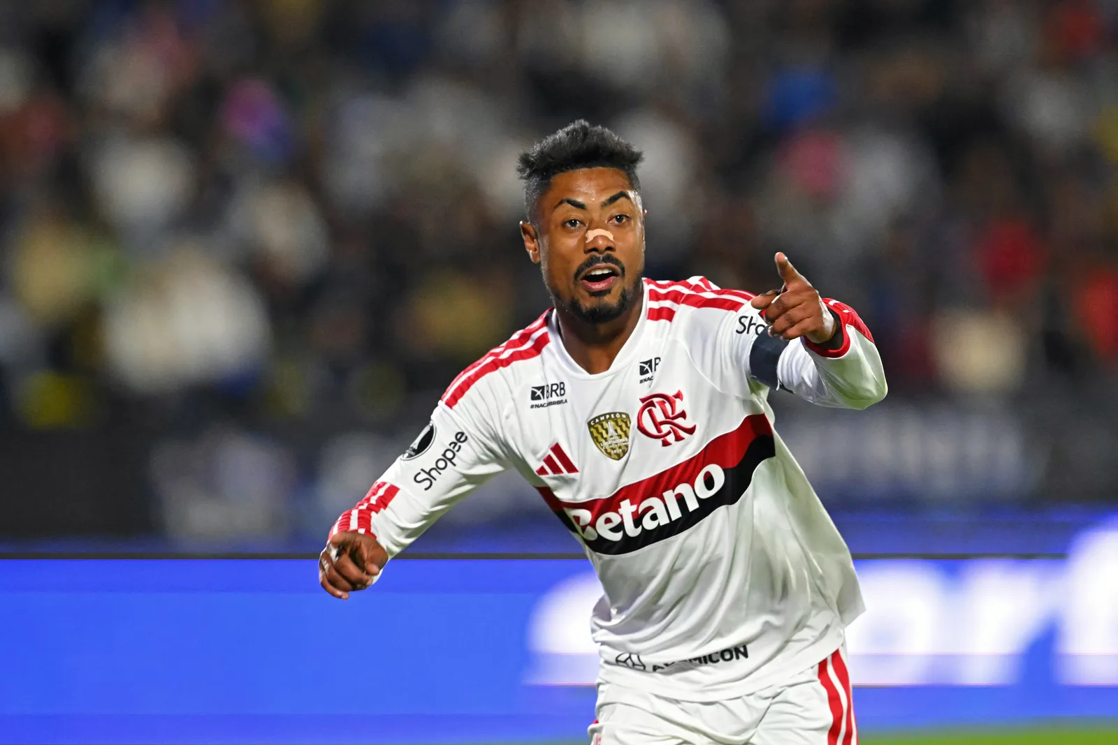 Bruno Henrique decide para o Flamengo e destaca compromisso com o clube