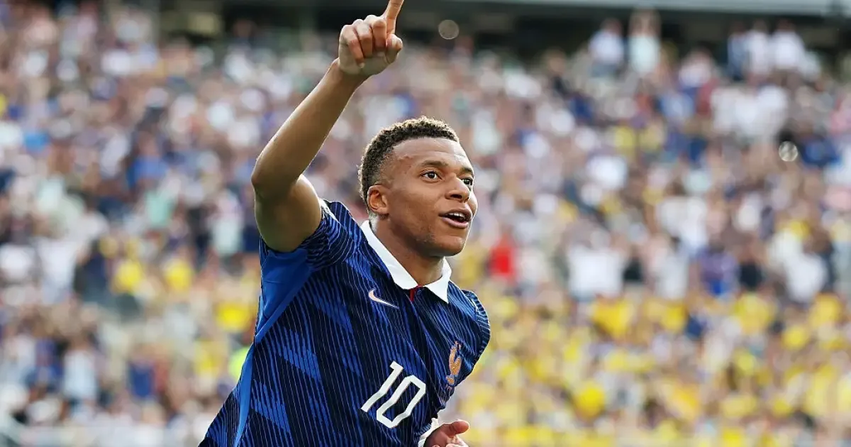 Mbappé vê possibilidade de conquistar a Bola de Ouro neste ano