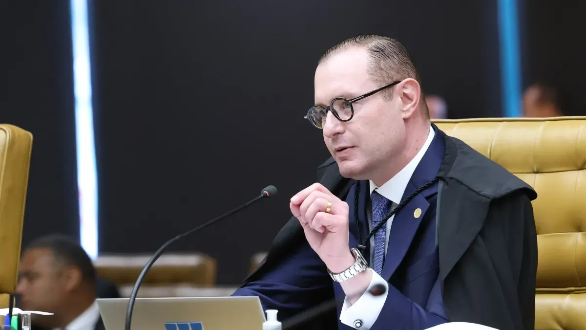Zanin manda PF entregar dados do celular de Daniel Vorcaro ao STF
