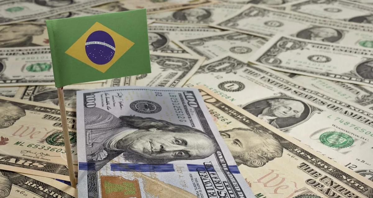 Petróleo recua, mas Brent permanece acima de US$ 100 nesta sexta-feira