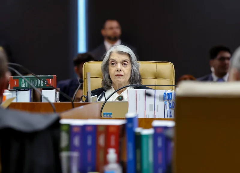 Cármen Lúcia diz que STF não entregou tranquilidade esperada durante sessão