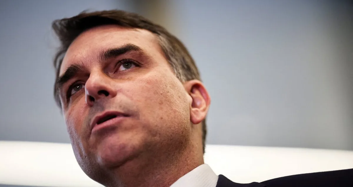 Flávio Bolsonaro chega a 83,9% no Polymarket durante apuração de 2026