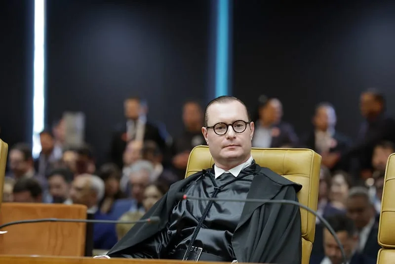 Justiça Eleitoral restringe acesso a documentos ligados a Zanin após pedido do ministro
