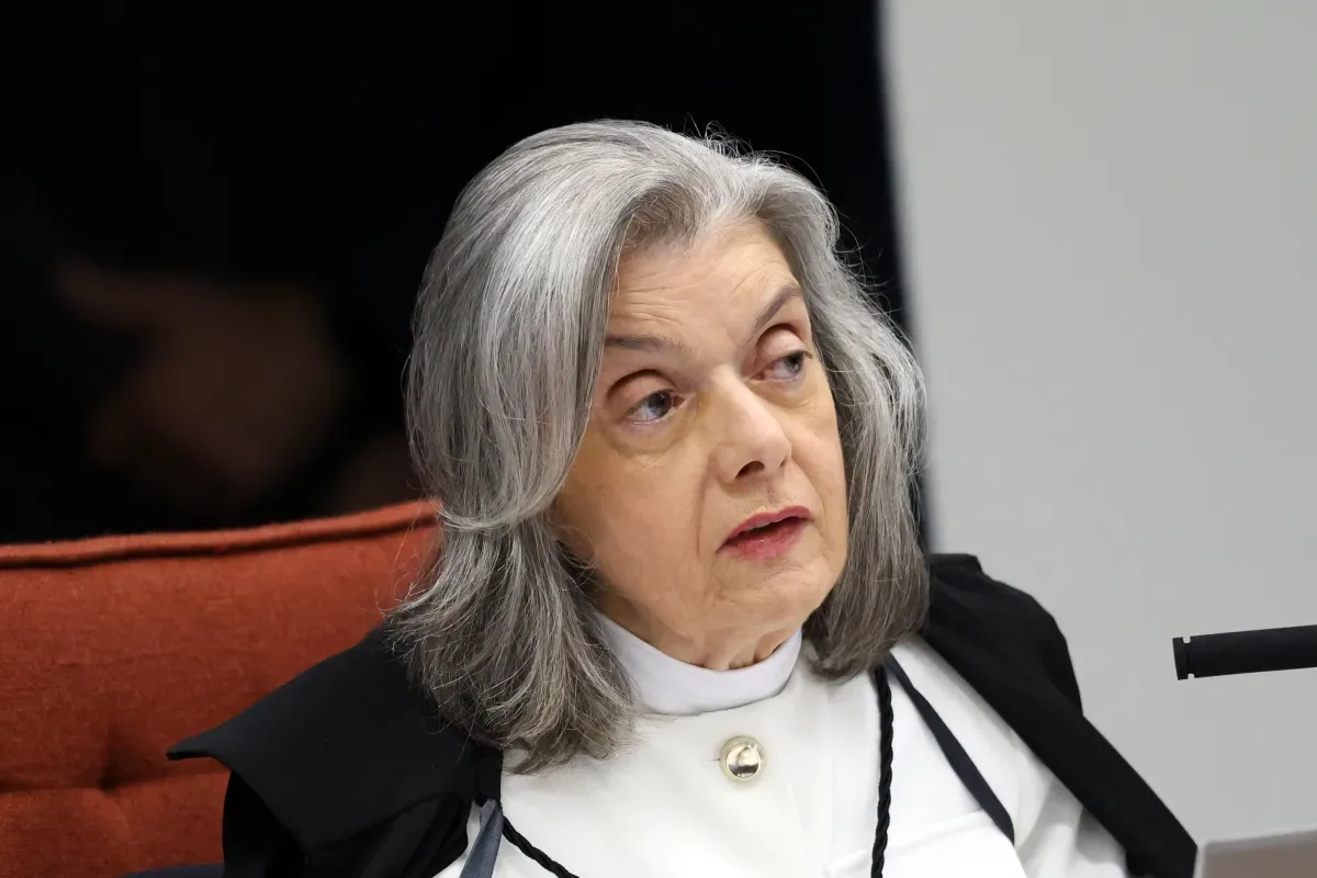 Cármen Lúcia avalia crise entre Moraes e Mendonça no STF