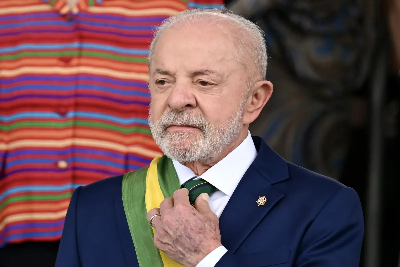 Lula visita estados do Sul para reduzir vantagem de Flávio Bolsonaro