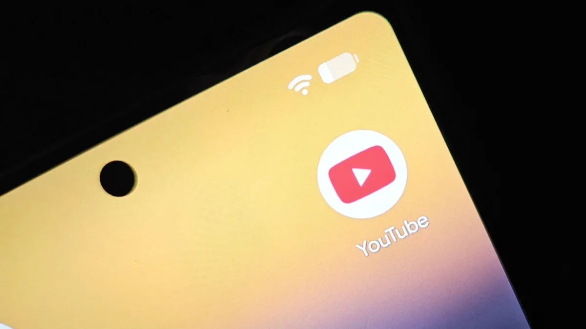 Falha no YouTube trava reprodução e afeta vídeos antigos em celulares