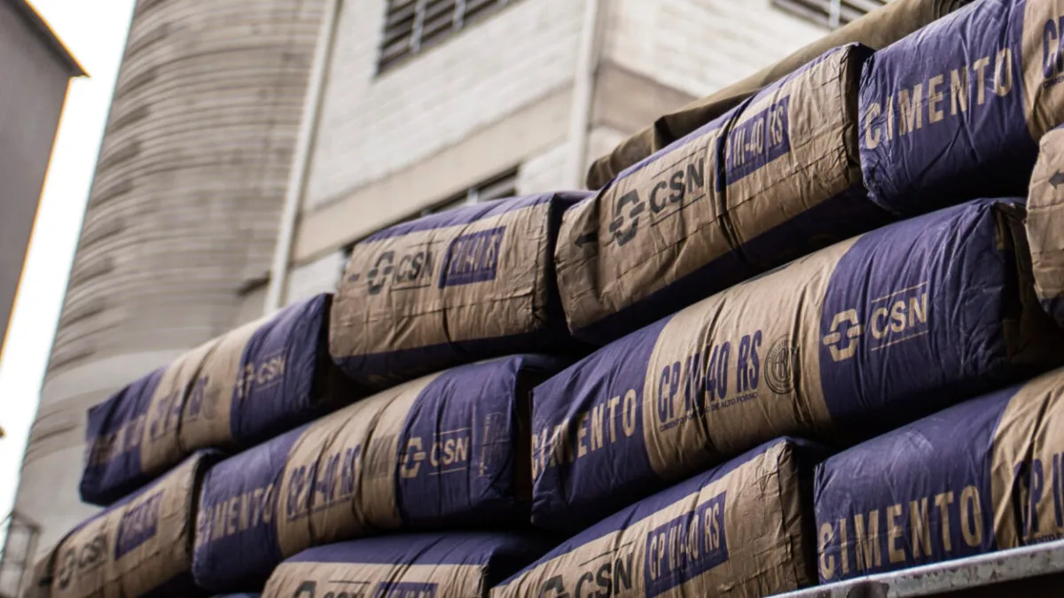 Novo CEO da CSN avalia venda da unidade de cimentos e ativos na Alemanha