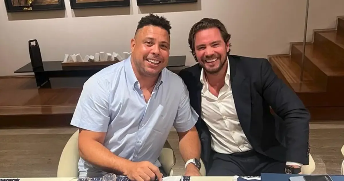 Mensagens mostram Ronaldo pedindo empréstimo de Vorcaro ao Cruzeiro
