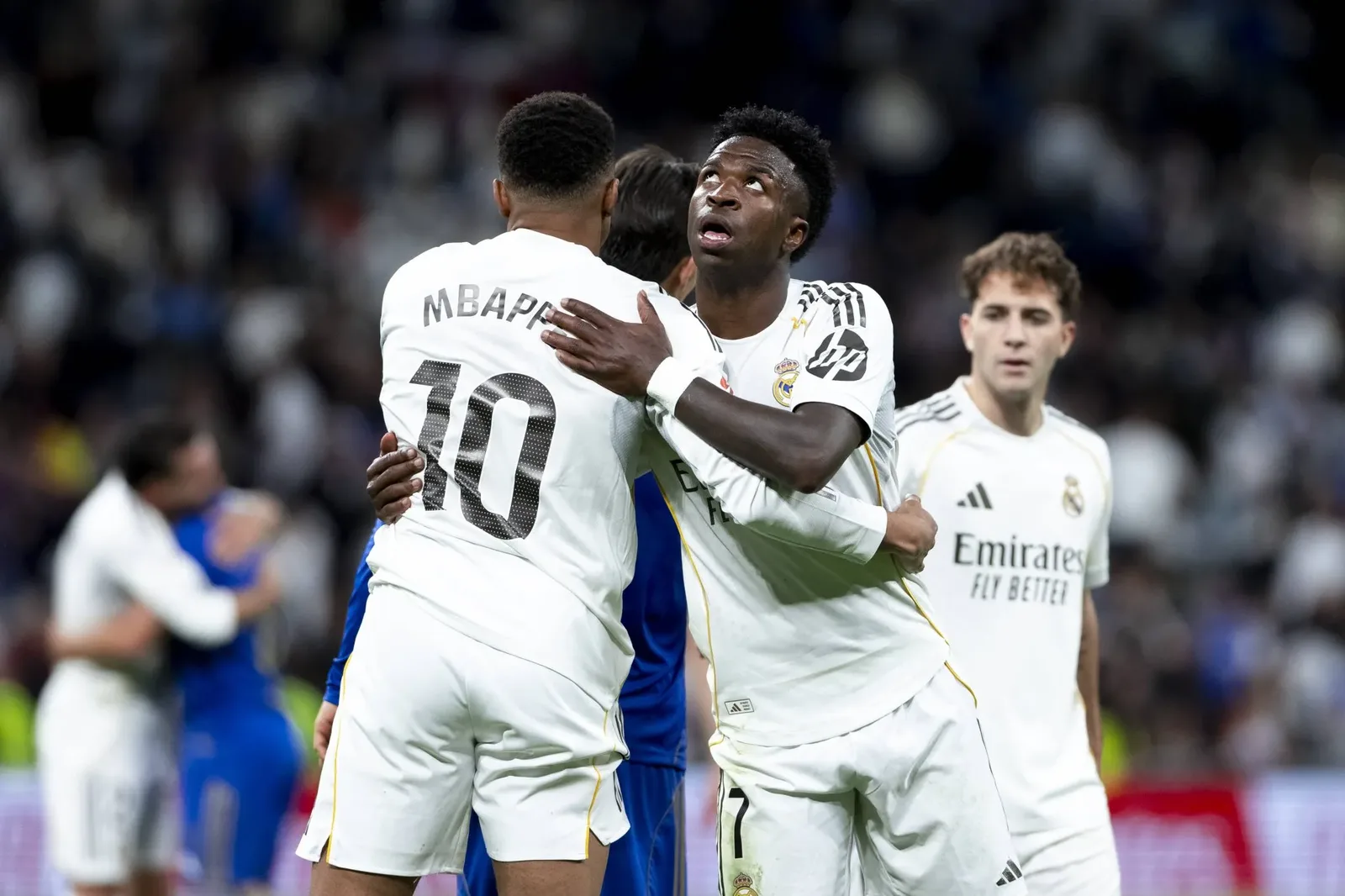 Mbappé critica comparações e responde sobre pressão defensiva no Real Madrid