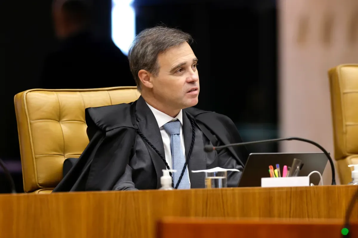 Notas de André Mendonça não comprovam pagamento por roupas, indicam registros fiscais