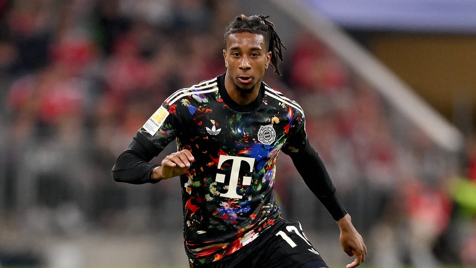 Olise quer cláusula de saída em renovação com o Bayern até 2032