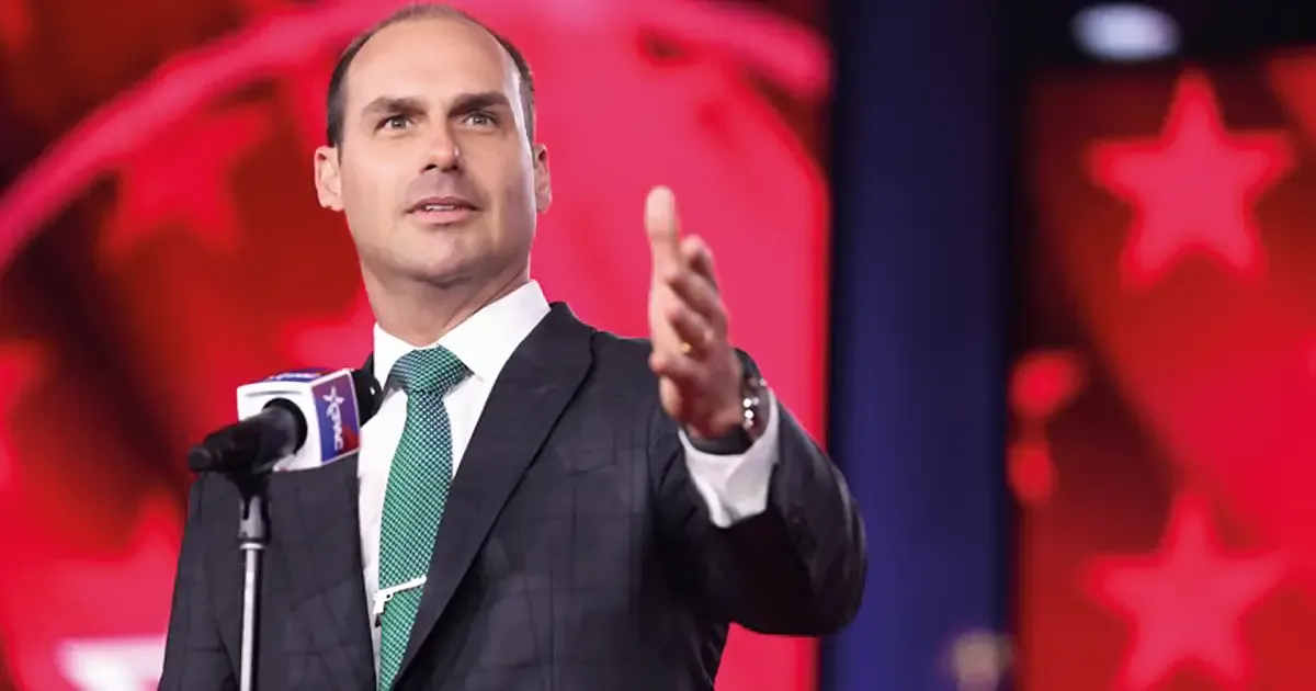 PF formaliza demissão de Eduardo Bolsonaro por abandono de cargo