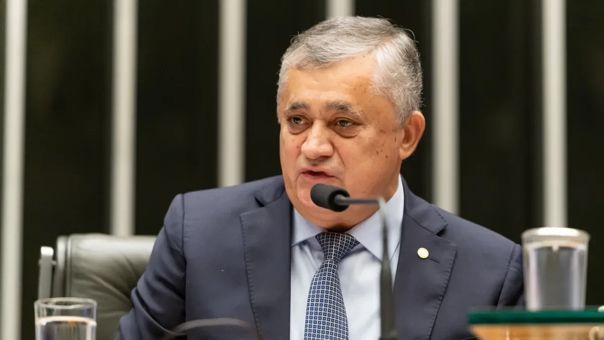 Ministro critica decisão de Mendonça que afasta chefes da Polícia Federal