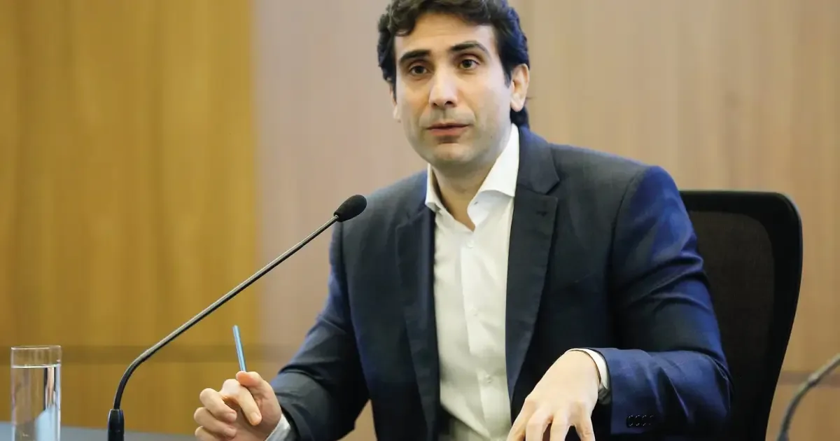 Fed prepara alta de juros enquanto Copom deve reduzir a Selic