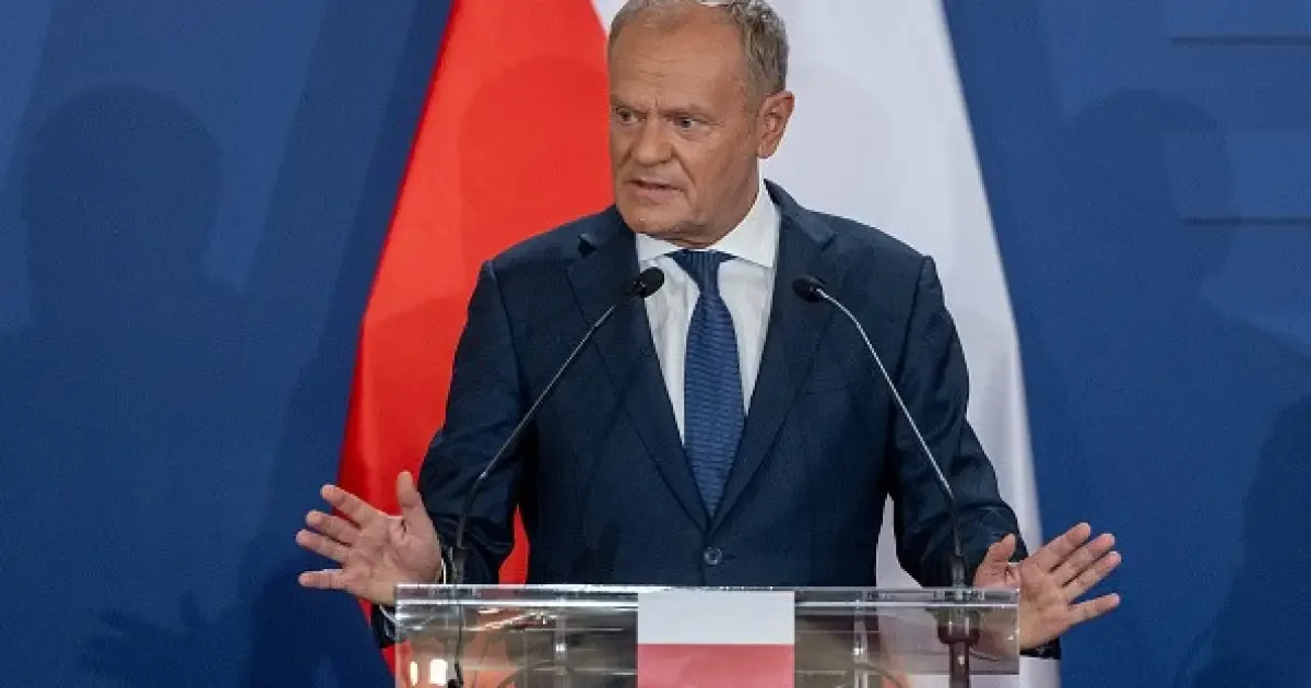 Tusk convoca reunião após ataque de drone a trem na fronteira polonesa