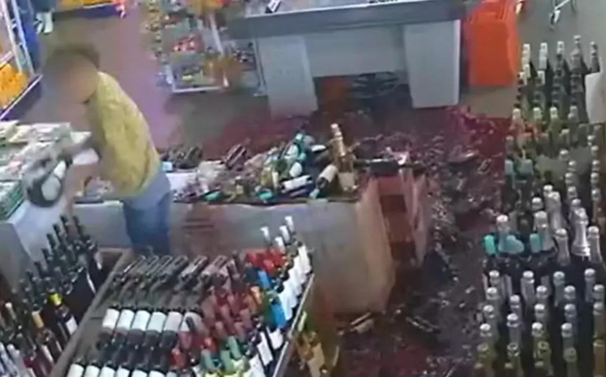 Homem depreda supermercado após cartão ser recusado em Dourado