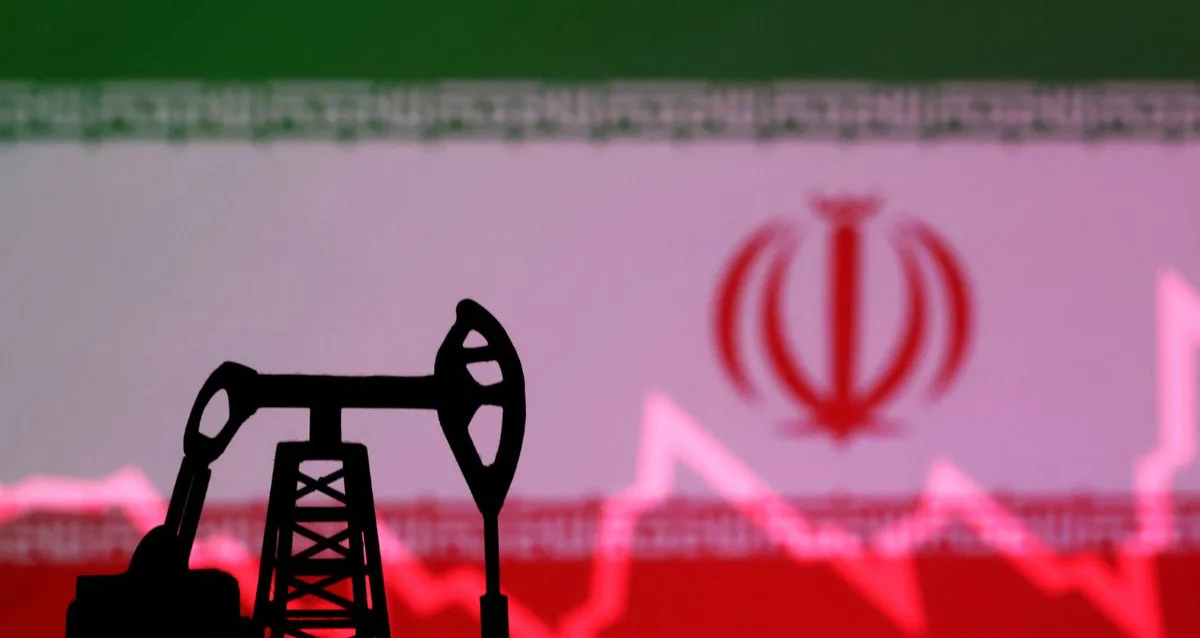 Petróleo sobe com ataques e risco de restrições no Estreito de Ormuz