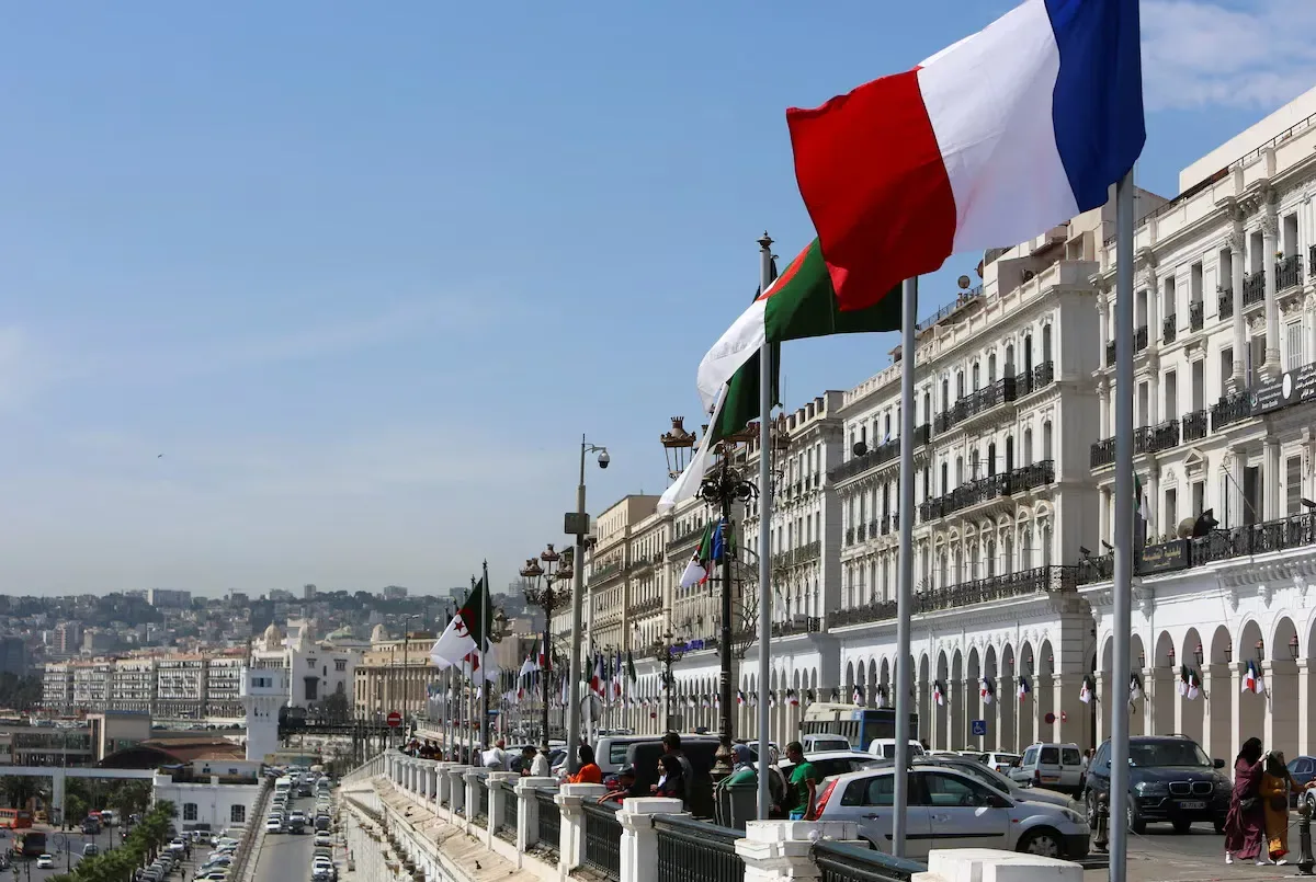 Argélia coloca inglês antes do francês no ensino fundamental