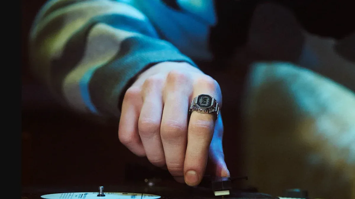 Casio desenvolve anel digital inspirado no relógio A168