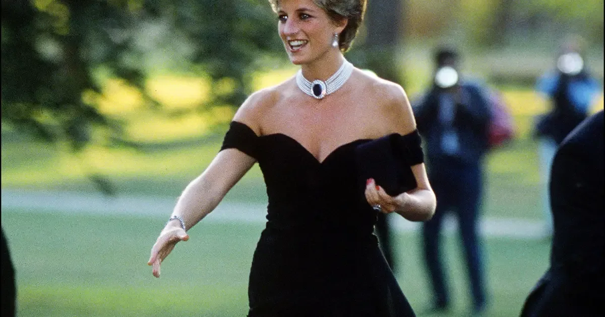 Vestido usado por Diana em 1994 será leiloado por até US$ 300 mil