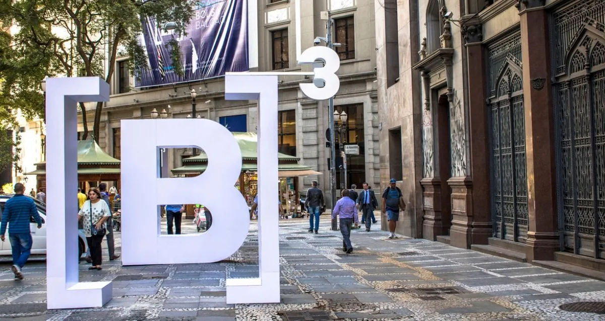B3 passa a divulgar Ibovespa em dólares nesta segunda-feira