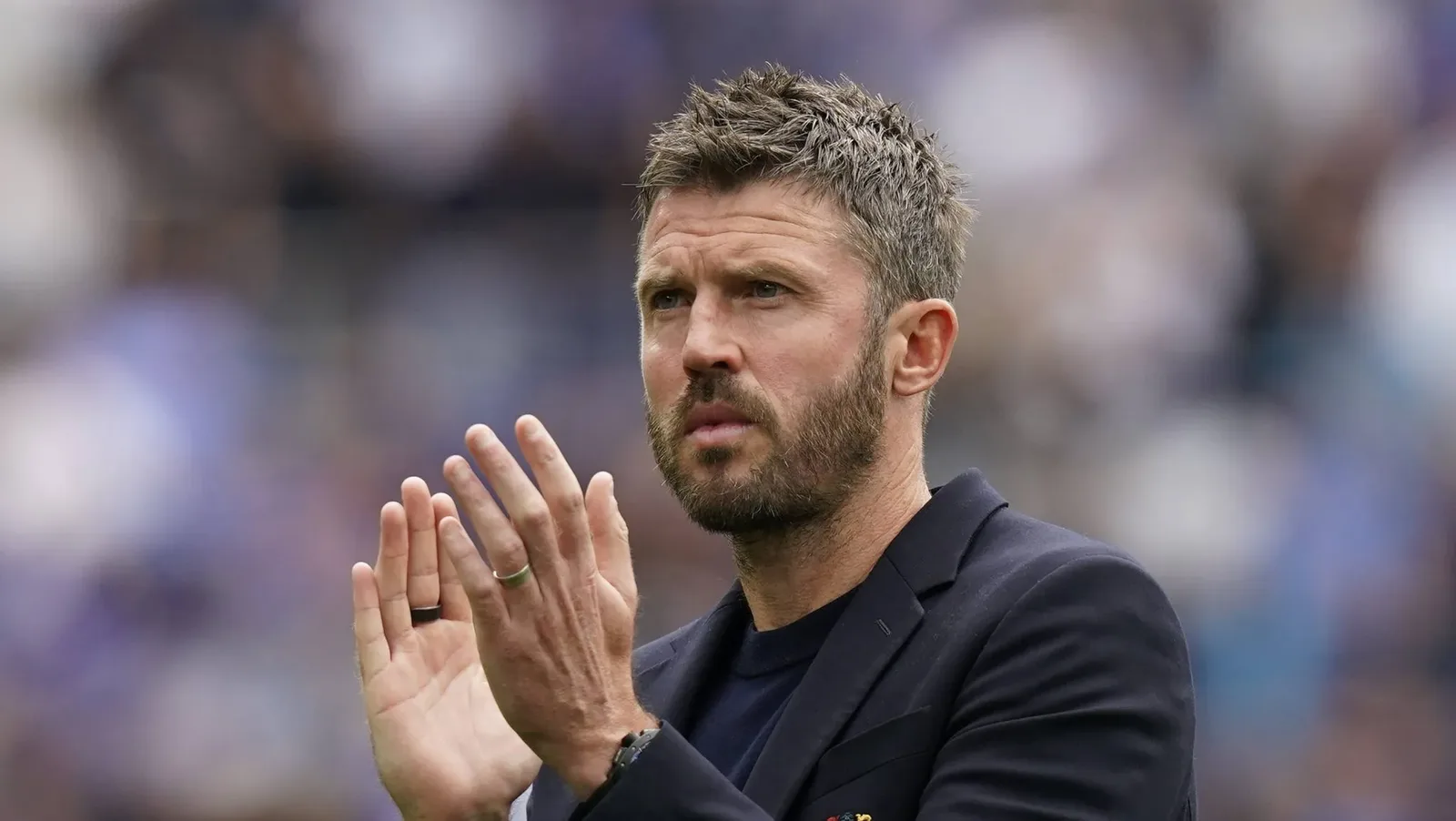 Carrick minimiza tropeço do United, mas admite necessidade de sofrer menos gols