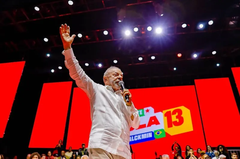 Lula prevê vitória no primeiro turno e propõe mudar escolha no STF