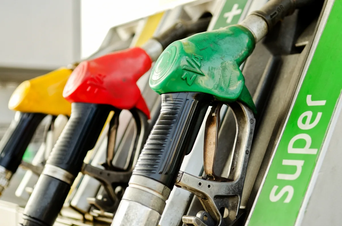 Governo mantém subsídio de R$ 2,12 ao litro do diesel por mais 30 dias