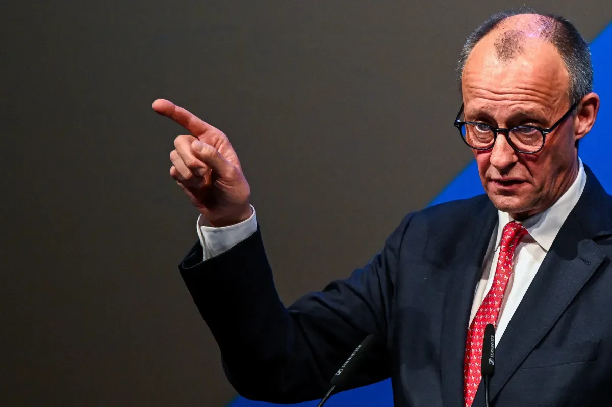 Merz rejeita renúncia após AfD vencer eleição regional na Alemanha
