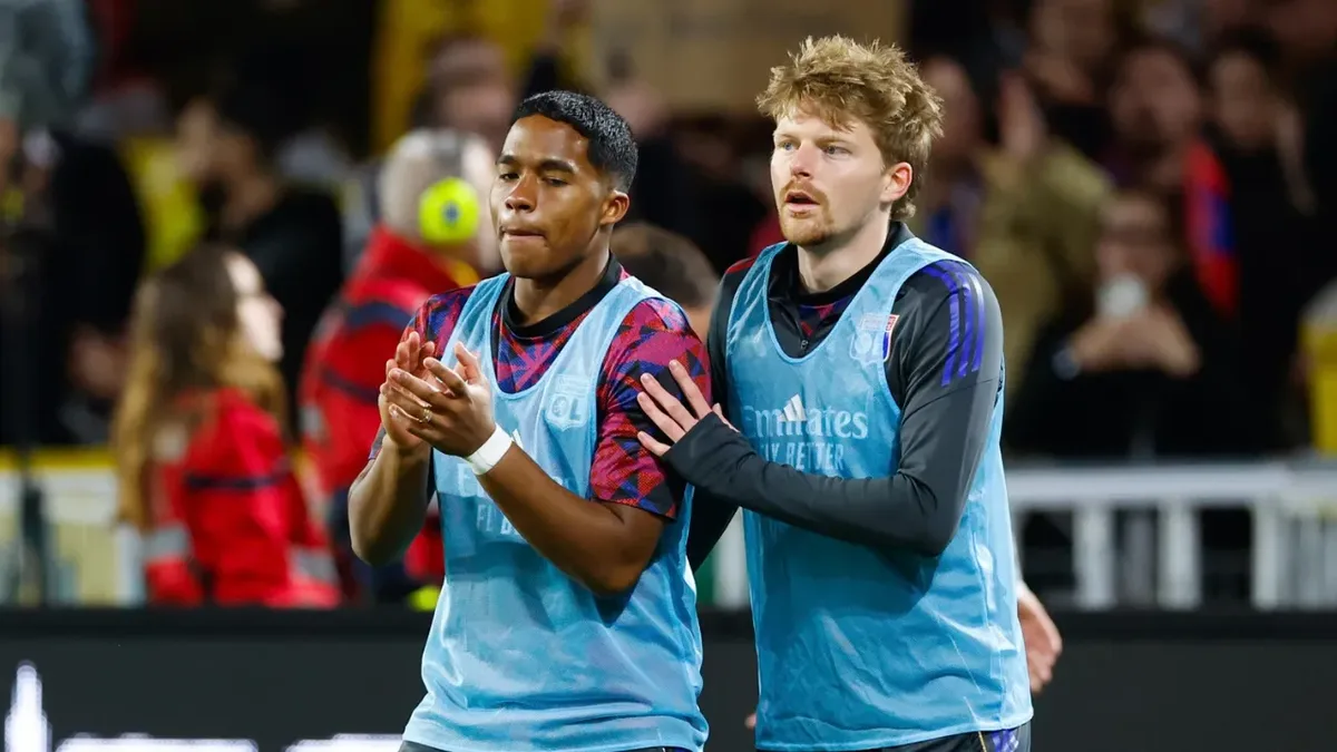 Sulc recusa oferta do Wrexham e permanece no Lyon