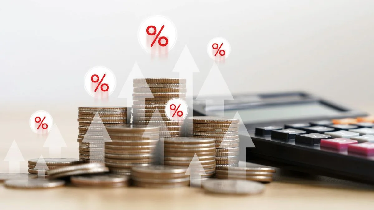 ETFs concentram avanço nas buscas, enquanto brasileiros miram metas e proteção financeira