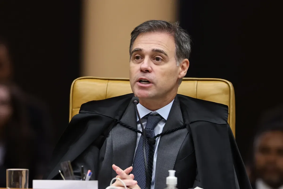 Viagem a Israel e fala em culto levantam questionamentos sobre Mendonça