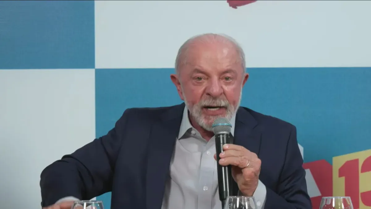 Lula diz que eleição discute controle brasileiro sobre petróleo e terras raras
