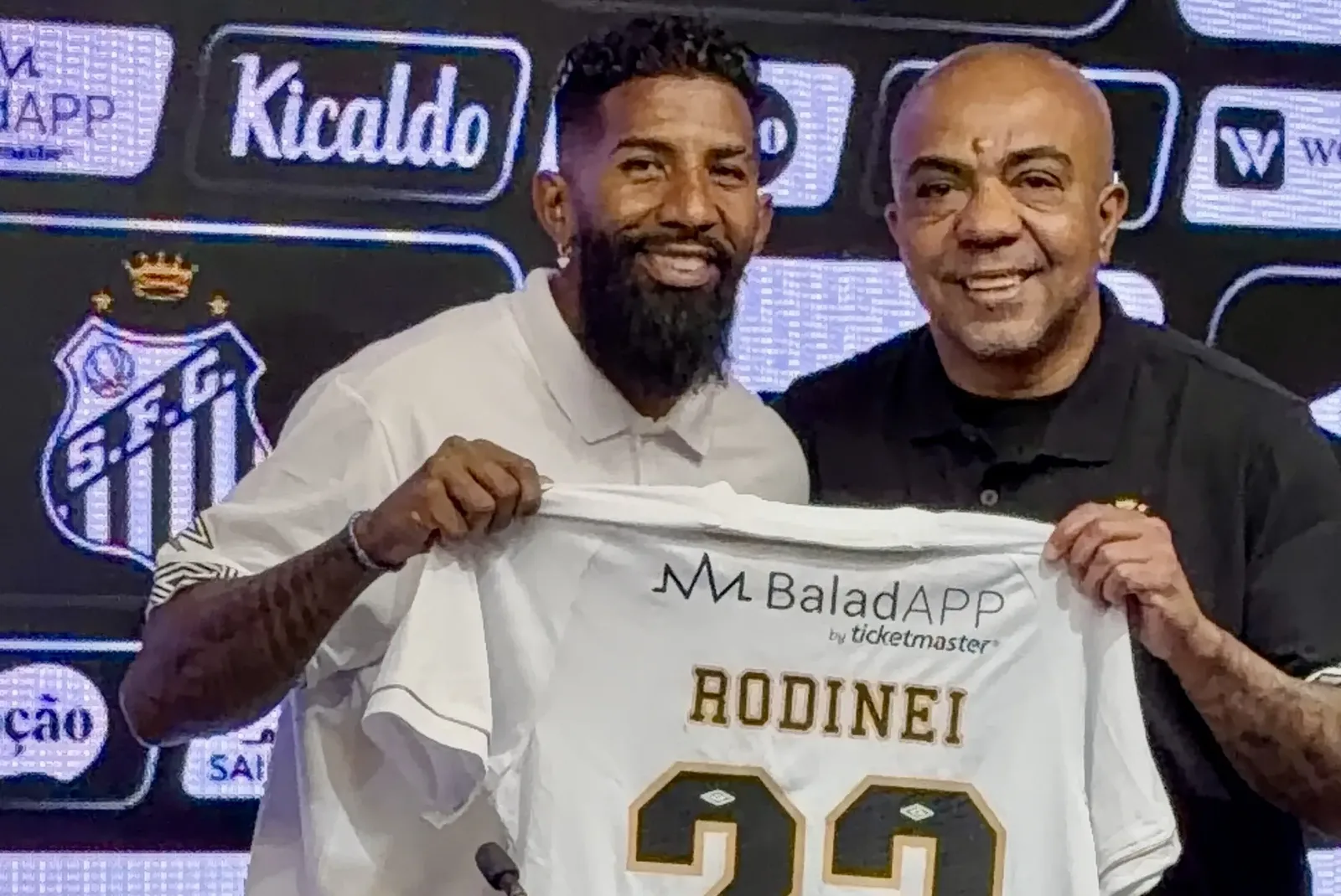 Rodinei explica escolha pelo Santos após tentativa do Olympiacos de mantê-lo
