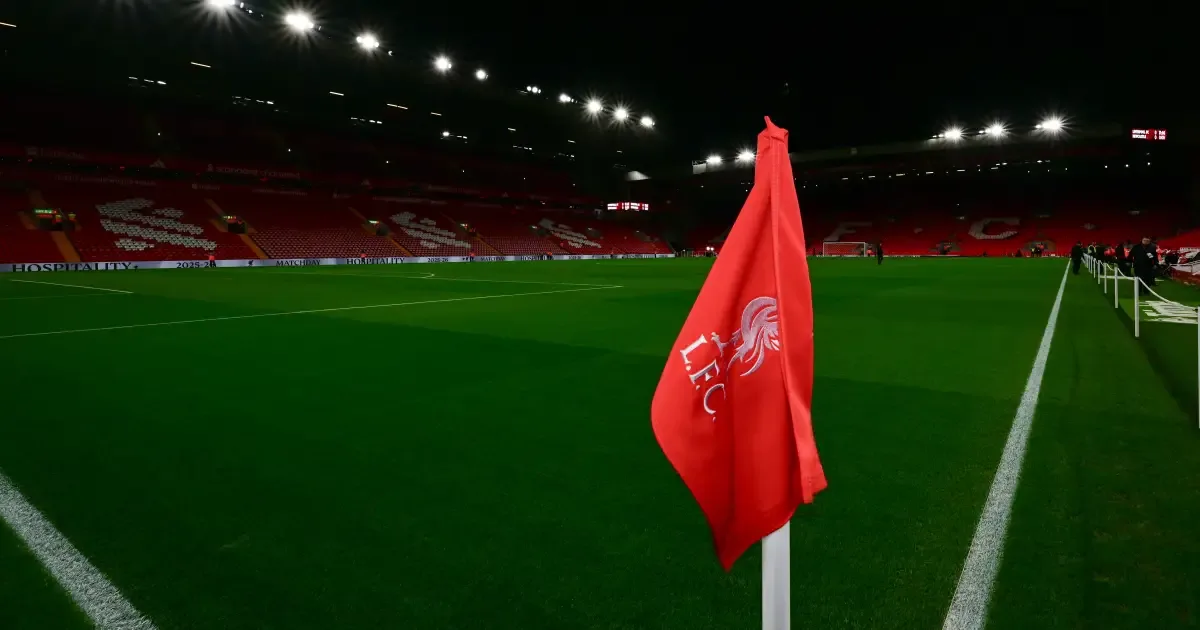 Liverpool estreia contra Tottenham na Copa da Liga Inglesa nesta terça