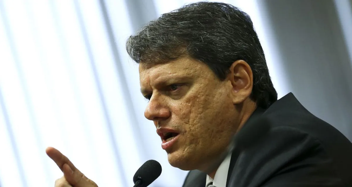 Tarcísio sinaliza aproximação com o Novo após saída de Salles ao Senado