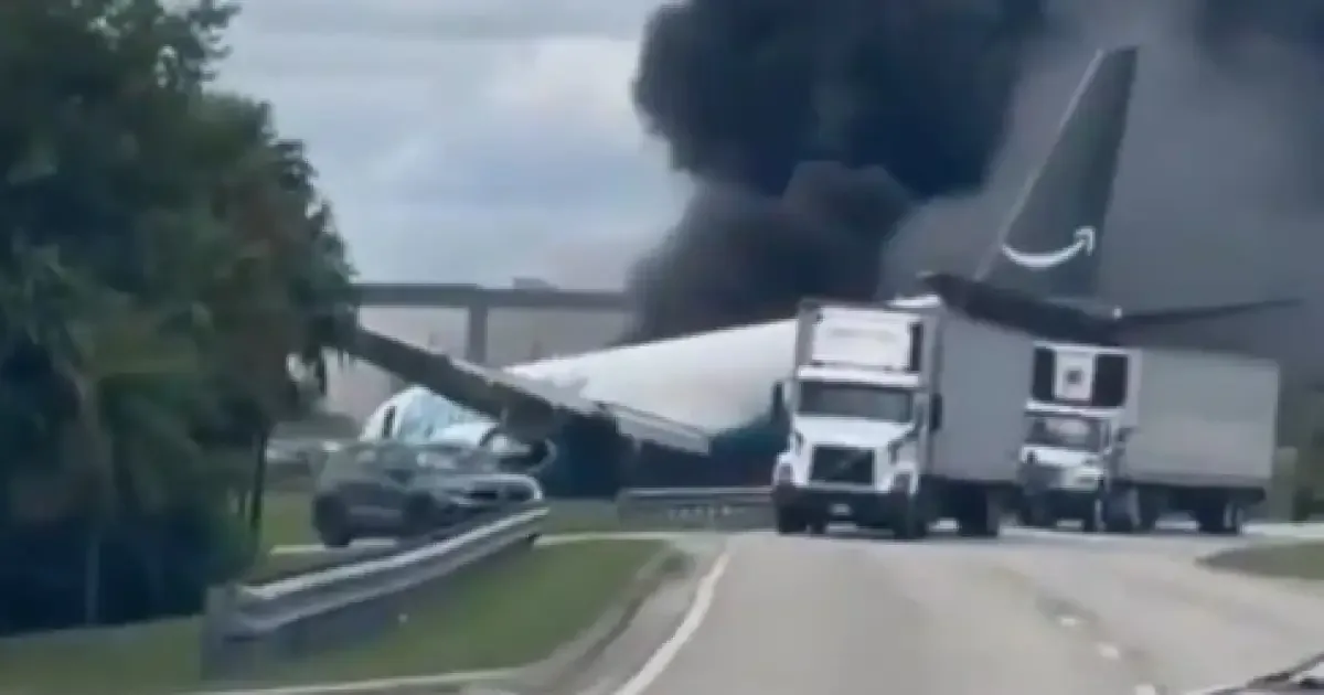 Queda de cargueiro da Amazon perto de Miami deixa cinco mortos
