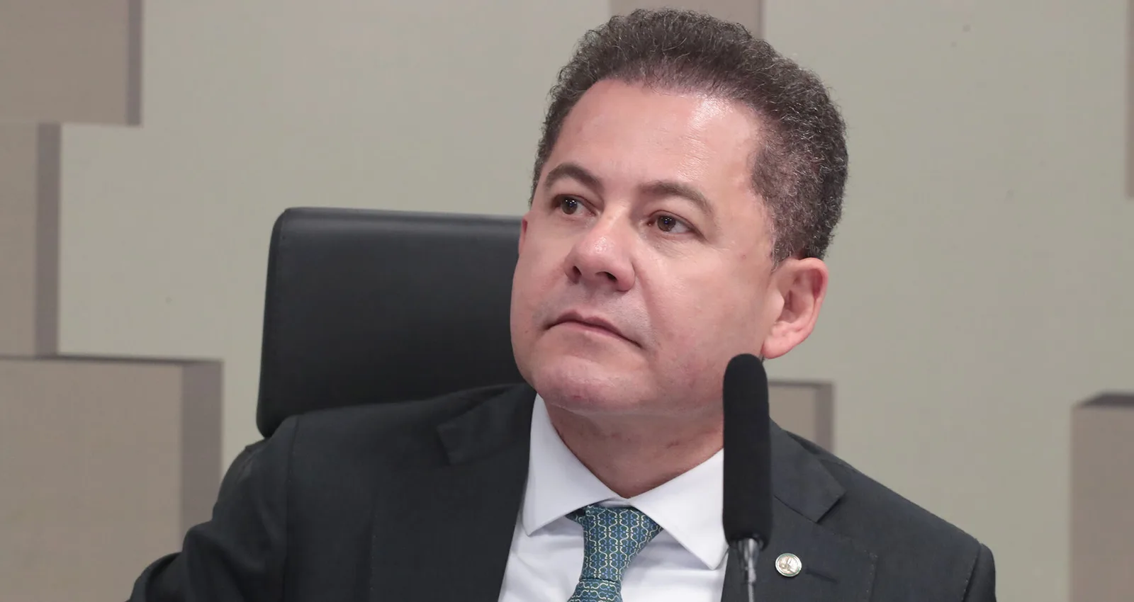 PF investiga deputado por suspeita de influência em processos nos tribunais superiores