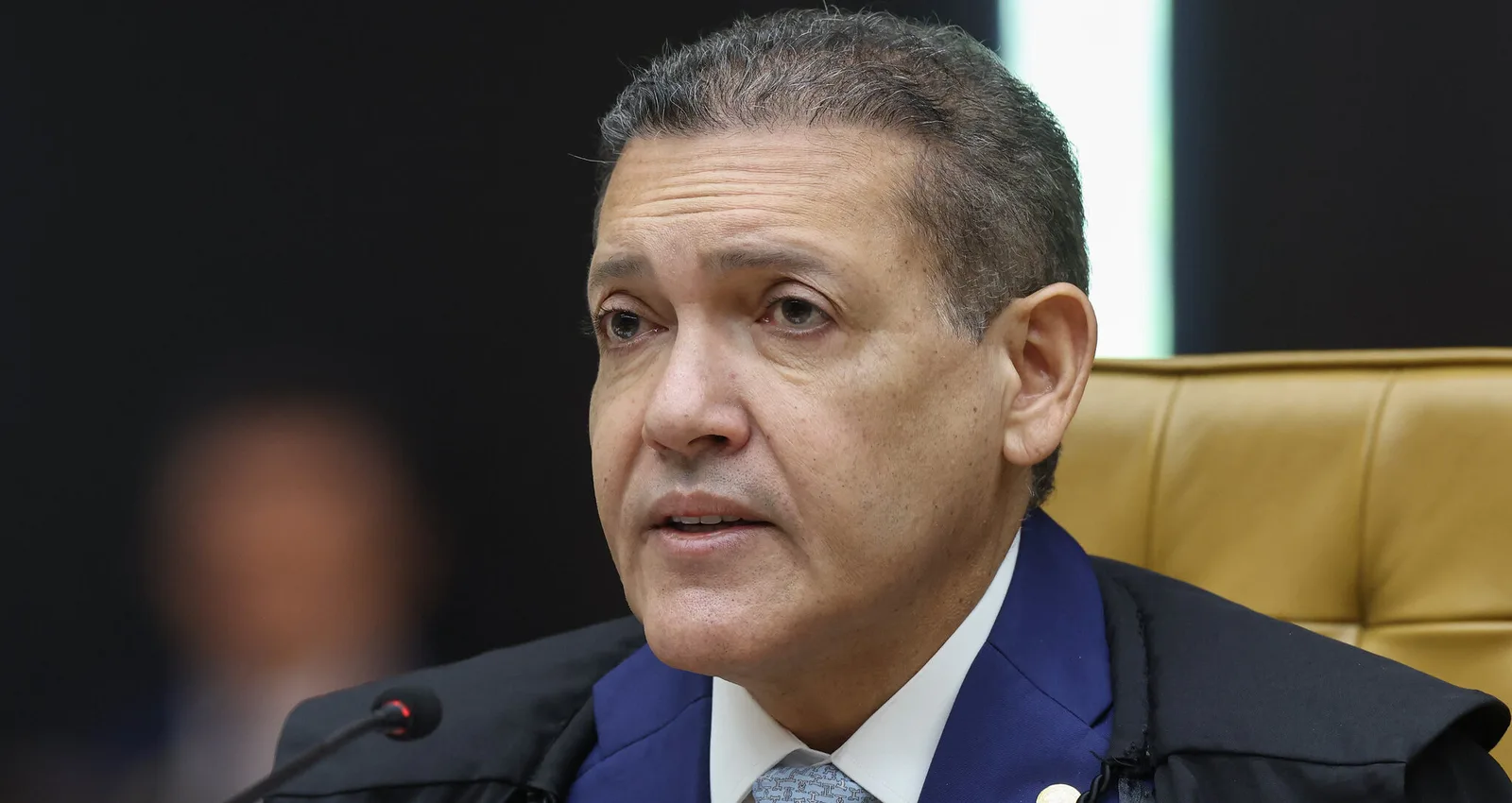 Nunes Marques suspende inserção de Lula contra Flávio Bolsonaro