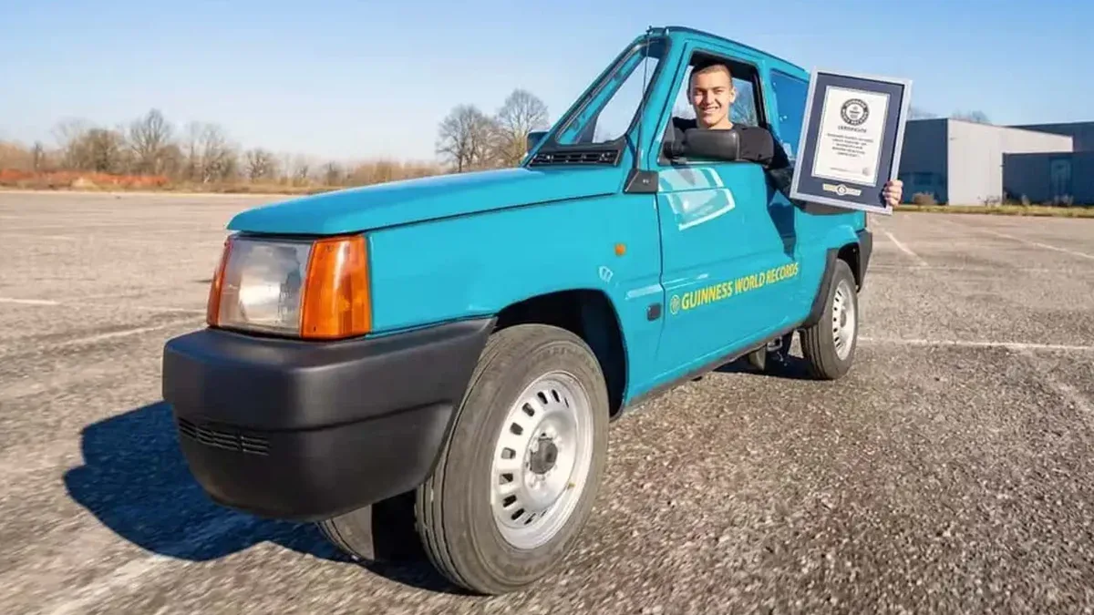 Fiat Panda adaptado por mecânico italiano ganha recorde de menor largura