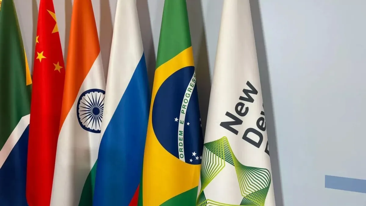 Irã é aceito como novo membro do banco do BRICS
