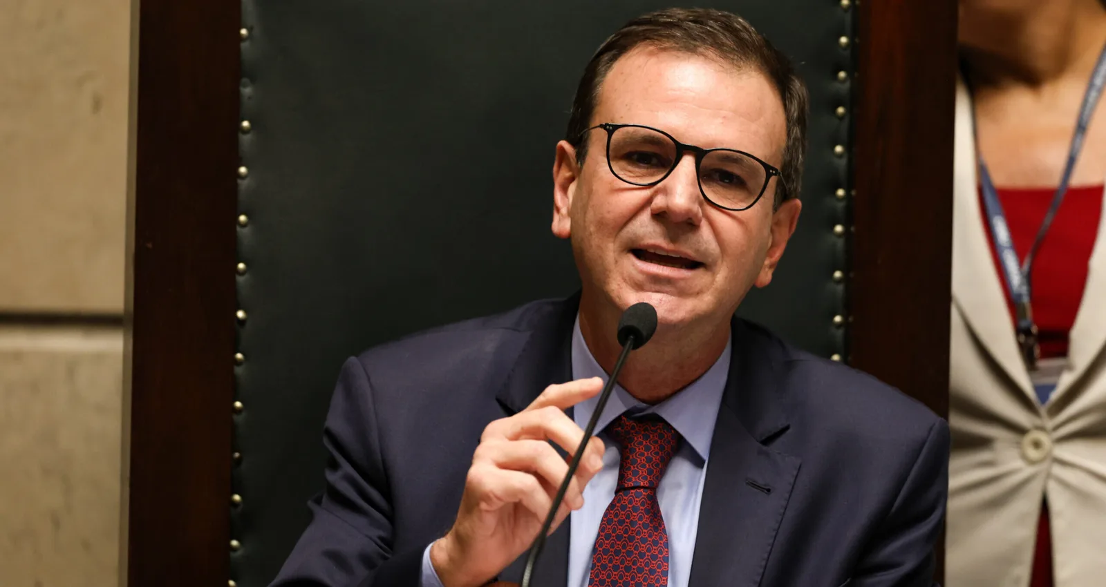 Paes lidera disputa pelo governo do Rio com 39%, aponta Quaest
