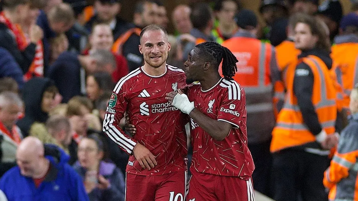 Liverpool vence Tottenham e avança na Copa da Liga Inglesa