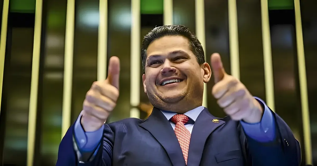 Mensagens indicam proximidade entre Davi Alcolumbre e Daniel Vorcaro