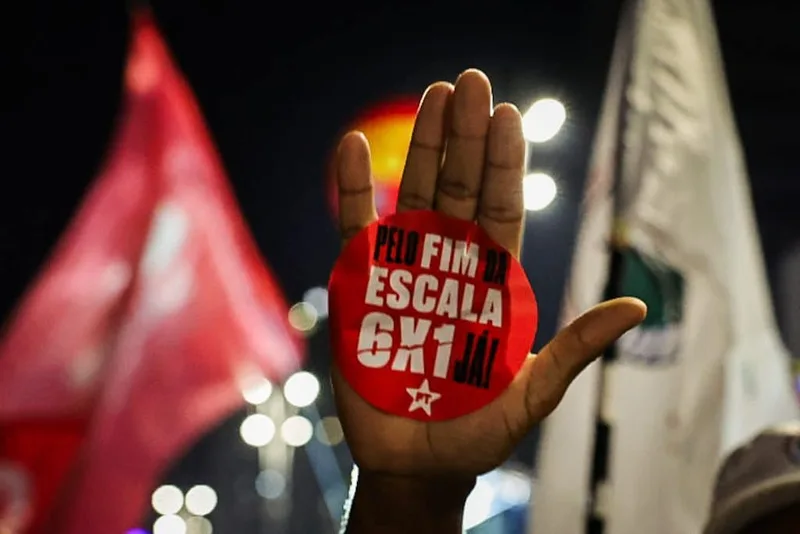 Escala 6×1: pesquisa mede impactos na saúde, na família e na qualificação