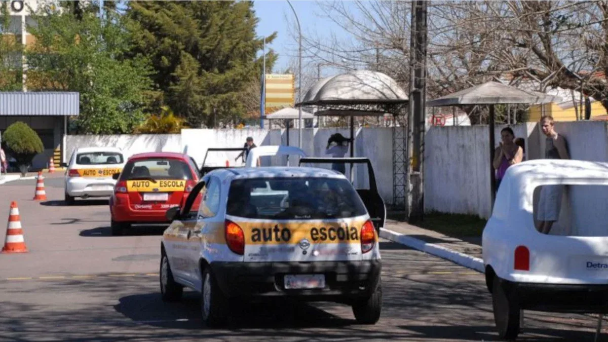 STF arquiva ação sobre uso de carros particulares em provas da CNH