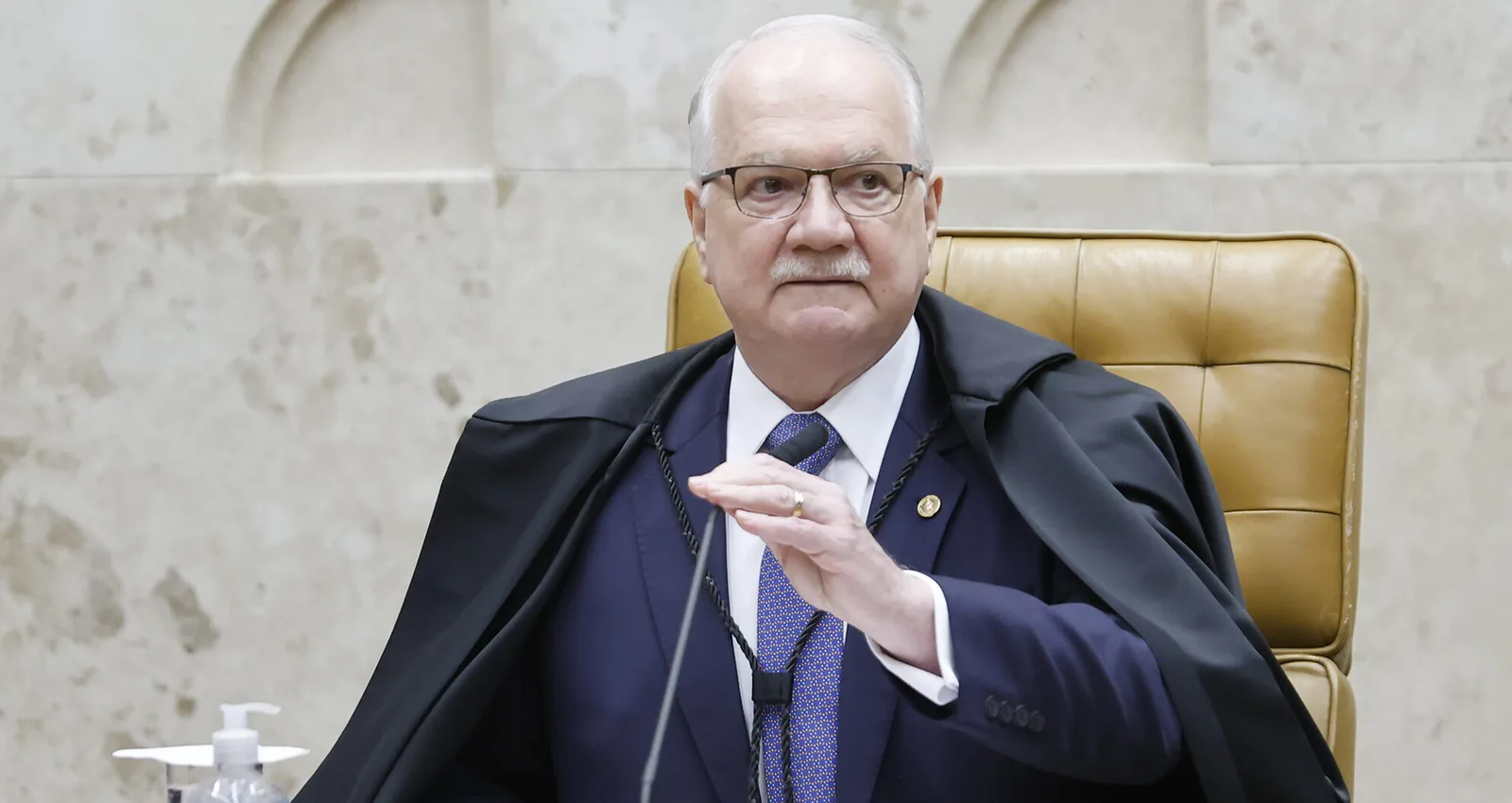 Fachin assume caso sobre mensagens entre Moraes e banqueiro
