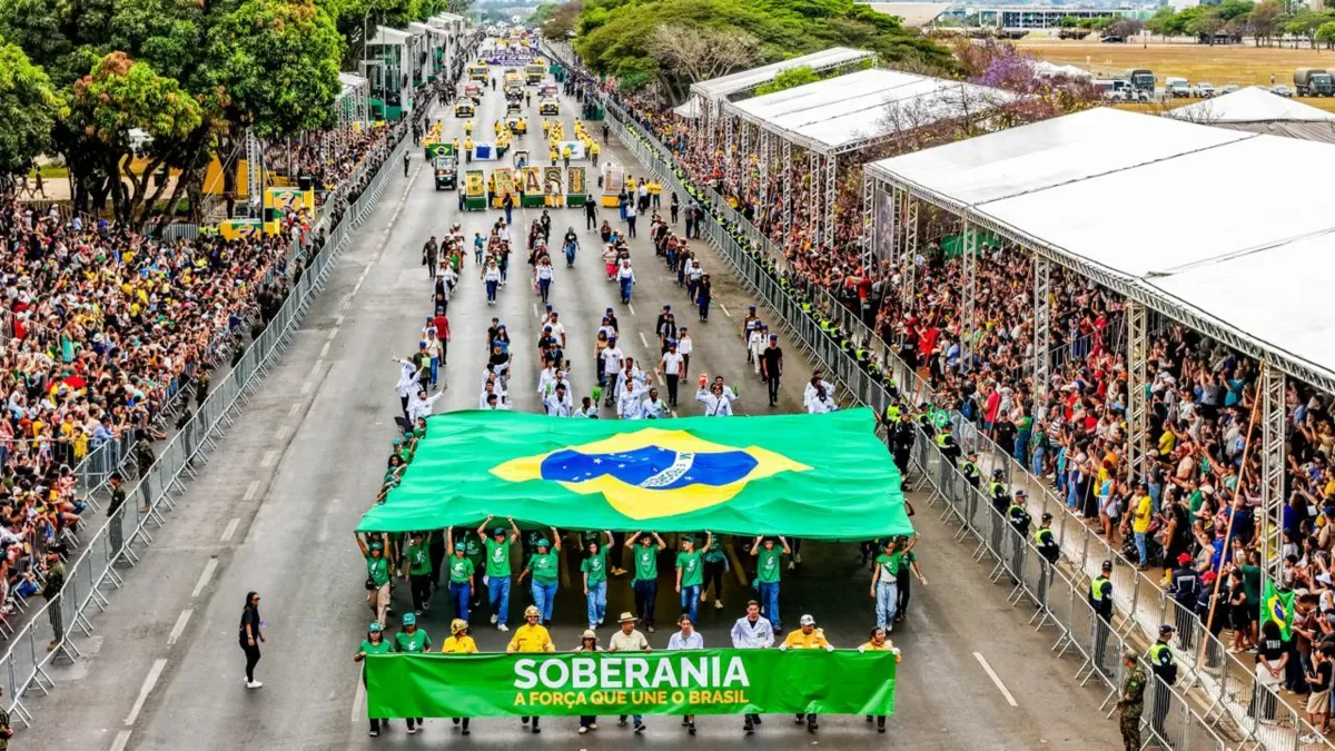 Desfile de 7 de Setembro reúne 70 mil pessoas em Brasília, estima Planalto