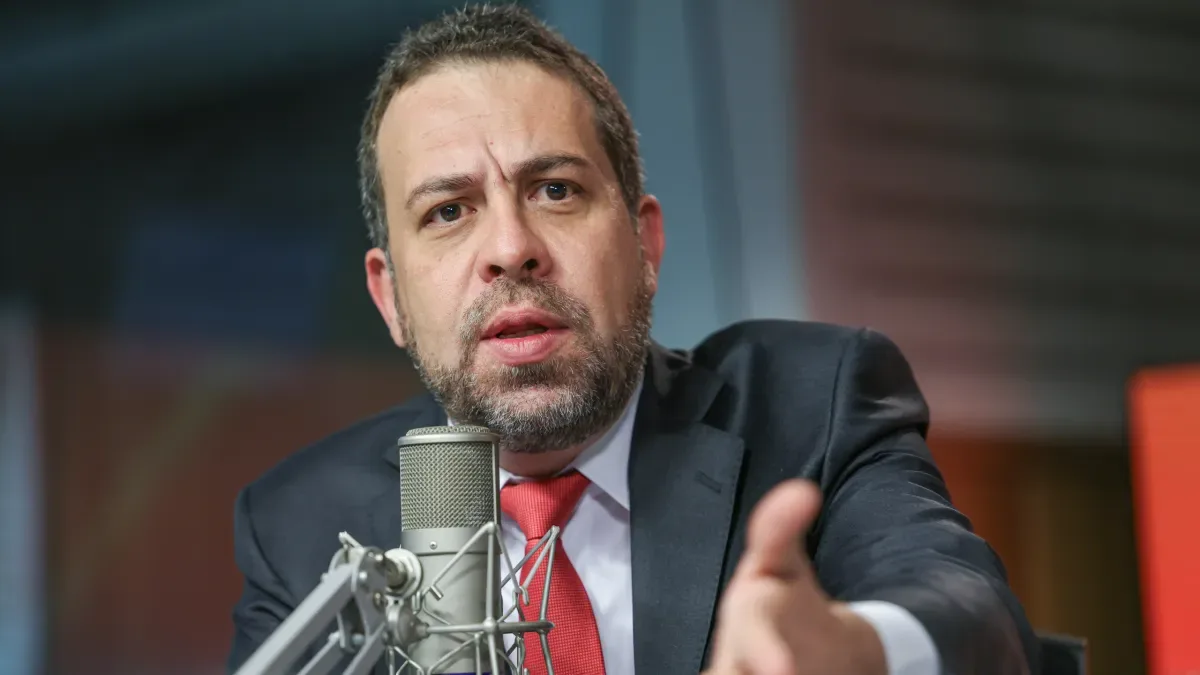 Boulos cobra investigação de Moraes e critica ritmo de queda dos juros