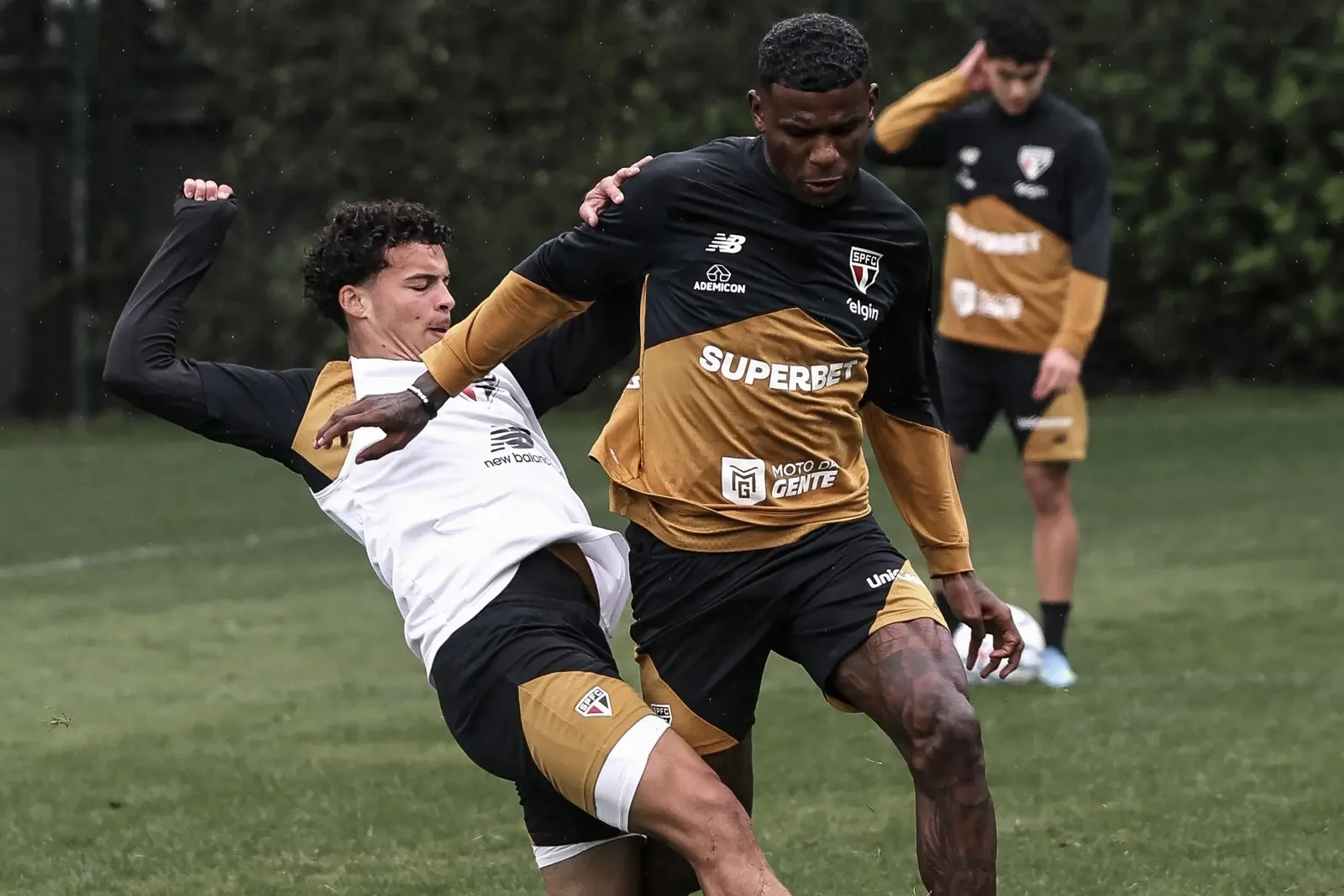 São Paulo treina com foco no duelo decisivo contra o Boca Juniors